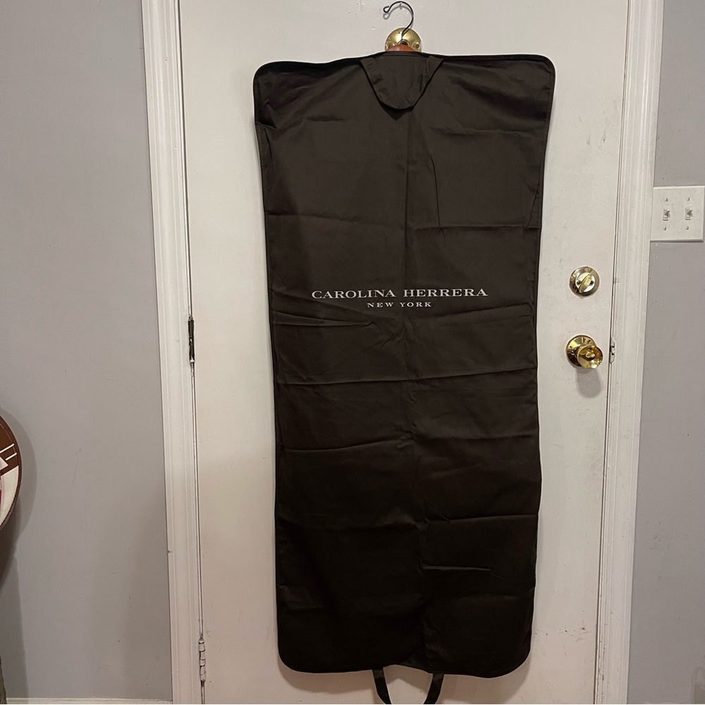AUTHENTIC CAROLINA HERRERA GARMENT BAG
